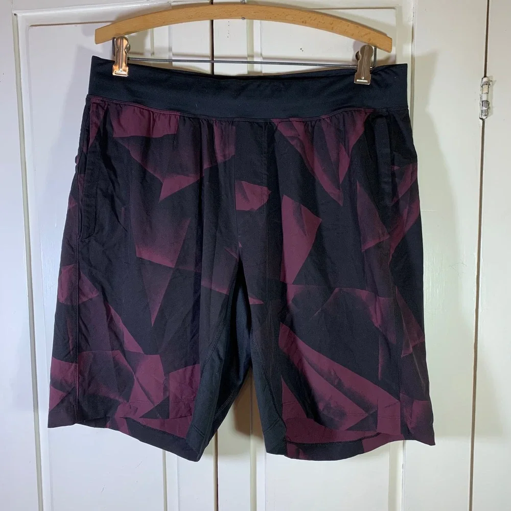 Lululemon THE Shorts 9 Mens XL Geometric Plum Black Athletic Training
